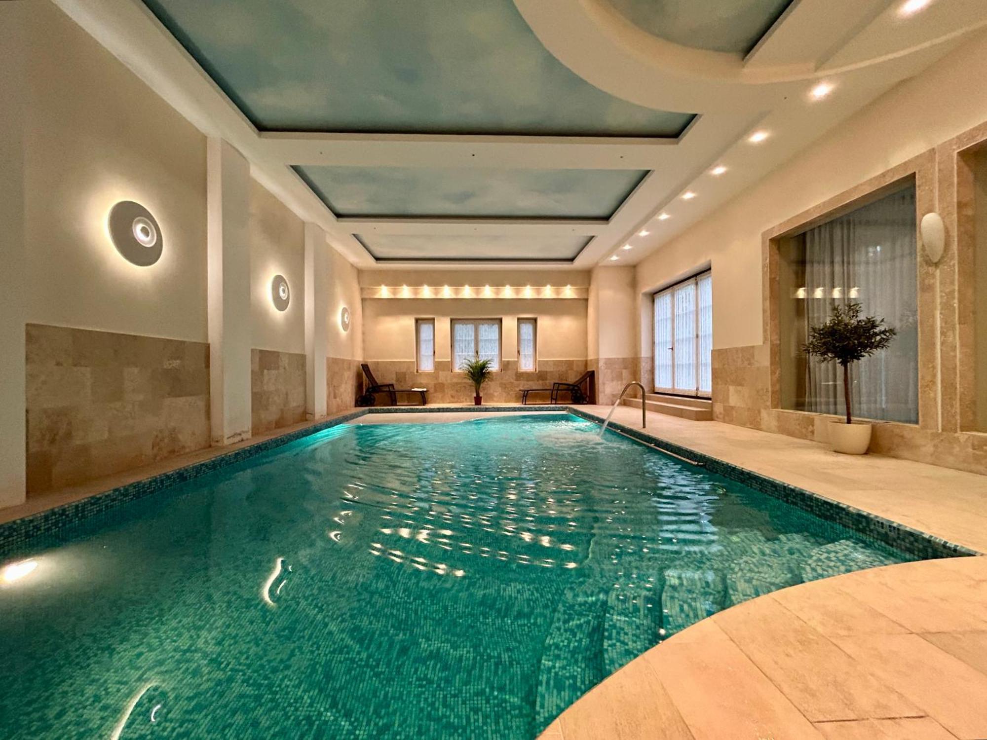 Luxury Villa Indoor Pool Warsaw Magdalenka Exterior photo